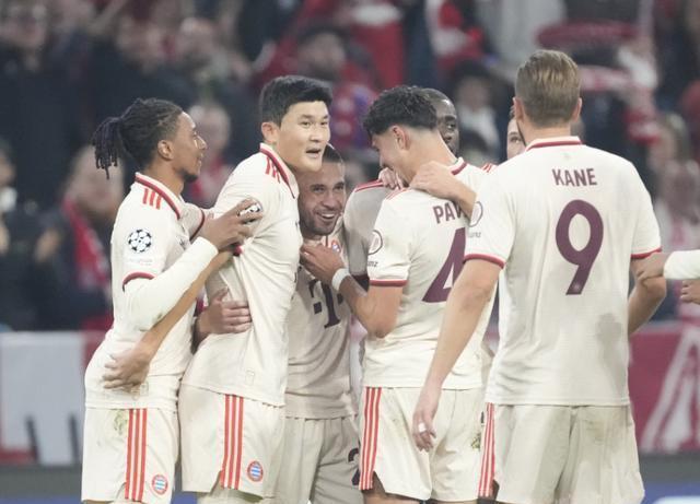 开云登录入口-西亚卡姆迎来十五赛季出色发挥，巴黎圣日耳曼观众热烈欢呼！-开云登录入口