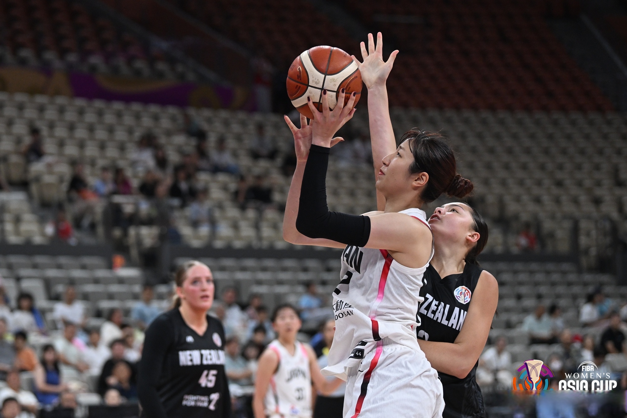 转会期体能课后，丹佛掘金篮板制胜备战国王杯，信心回归，资深球员宣示担当的简单介绍